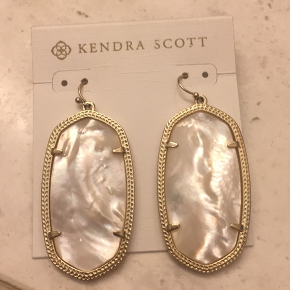 Kendra Scott Jewelry - Brand new Kendra Scott Danielle Earrings